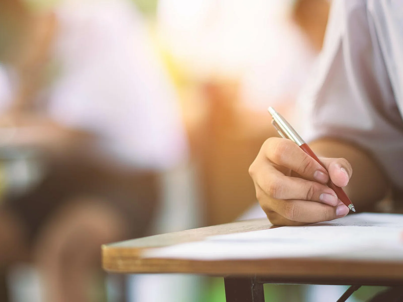 Concursos públicos no Ceará oferecem 2,6 mil vagas e salários de R$ 35,8 mil