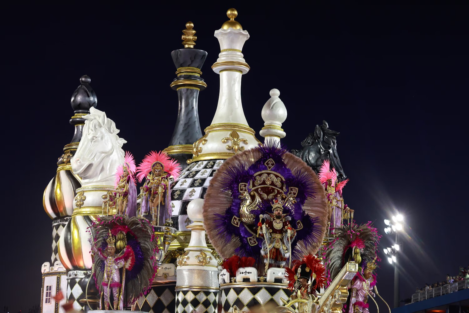 Rosas de Ouro é a campeã do Carnaval de São Paulo 2025