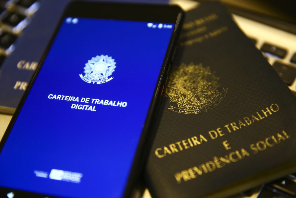 Ceará gera quase 6 mil empregos formais em maio