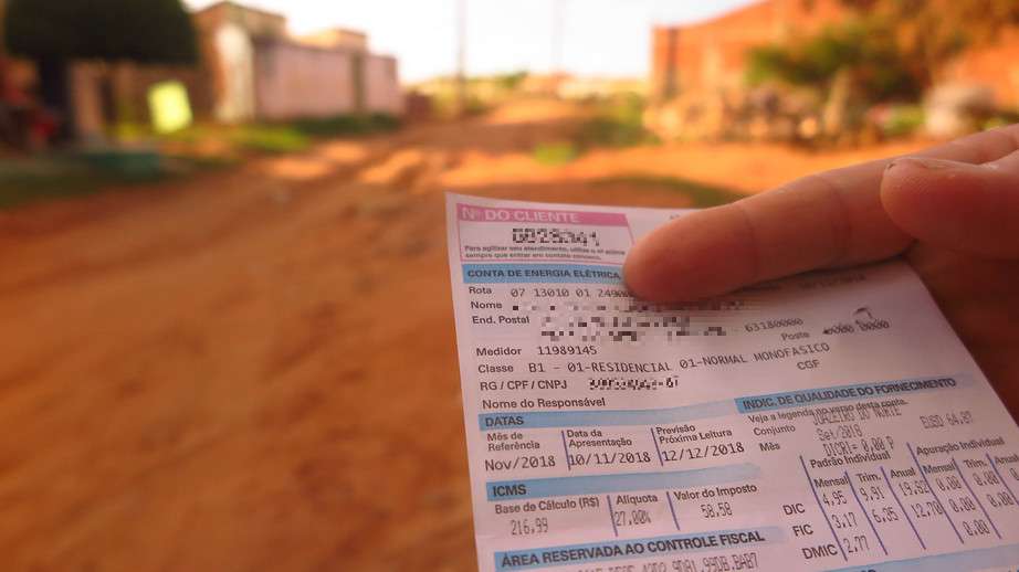 Tarifa social de energia elétrica beneficia 1,5 milhão de famílias cearenses - Negócios