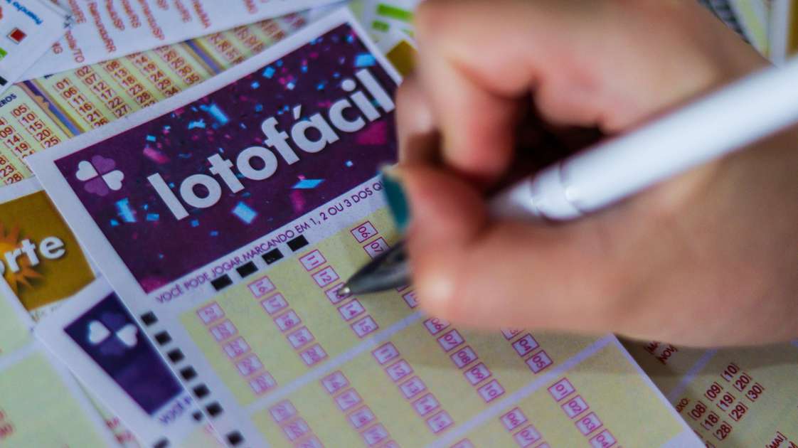 Duas apostas levam prêmio da Lotofácil 3417 desta sexta (13); veja quando será o próximo sorteio - Negócios