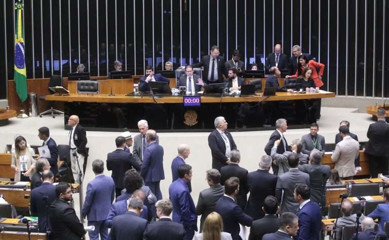 Hugo Motta pauta projeto que revoga aumento do IOF e votação pode ocorrer nesta quarta-feira (25) – Negócios