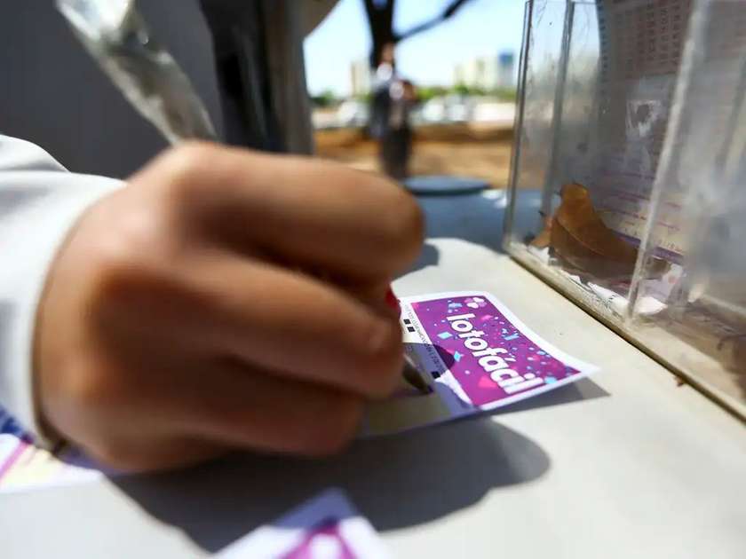 Cinco apostadores levam R$ 280 mil cada na Lotofácil 3426; confira - Negócios