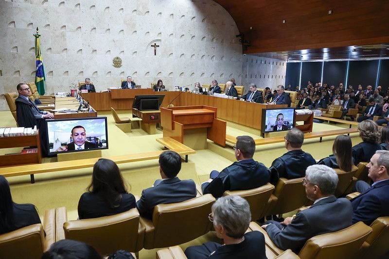 Léo Lins é condenado a oito anos de prisão por piadas preconceituosas