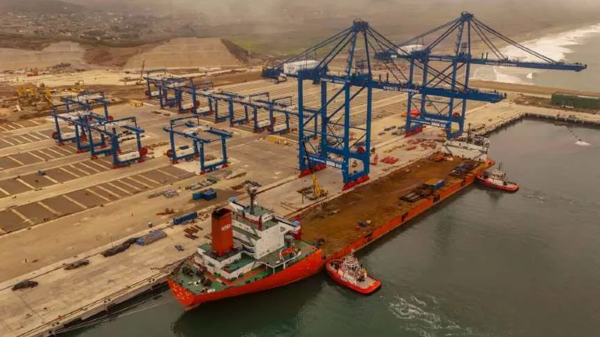 China dobra participação em portos na América Latina (e o alerta soa nos EUA)