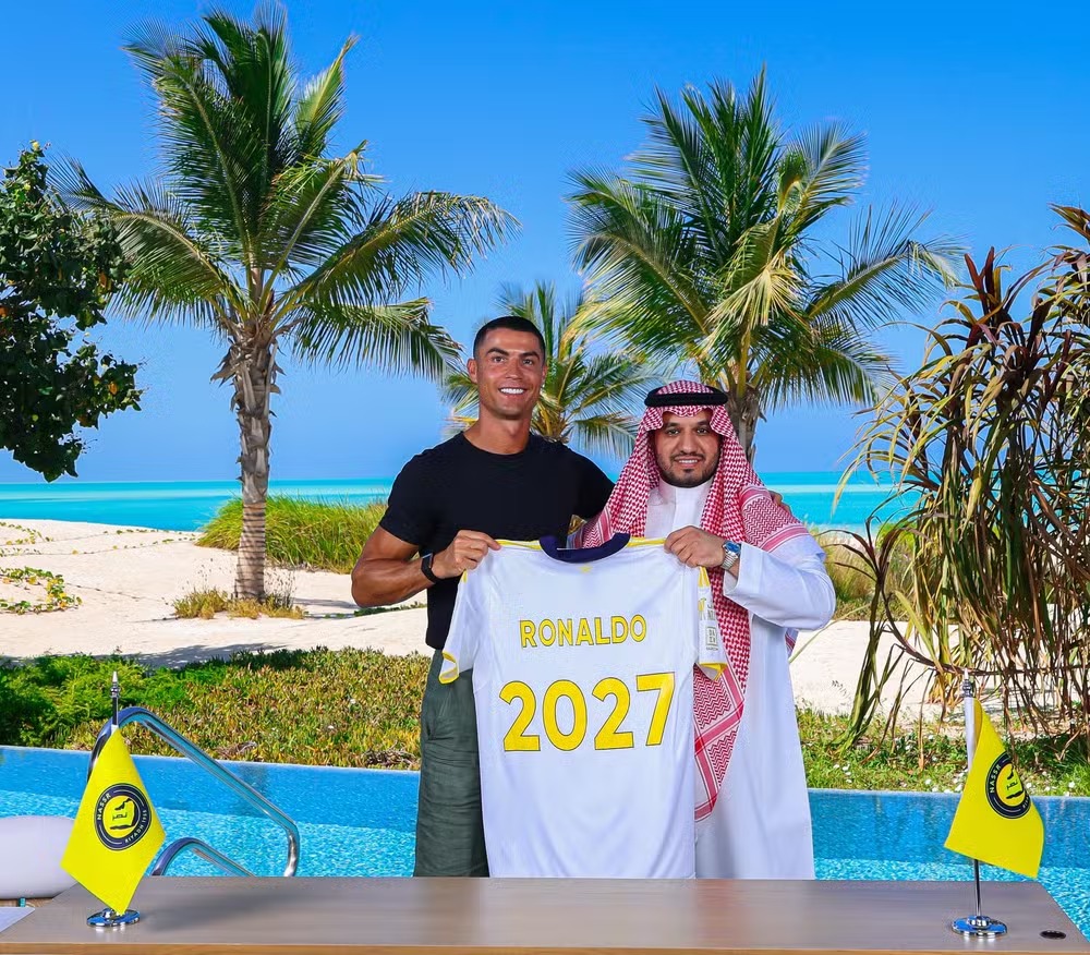 Cristiano Ronaldo renova contrato na Arábia por mais de 1 bilhão de reais