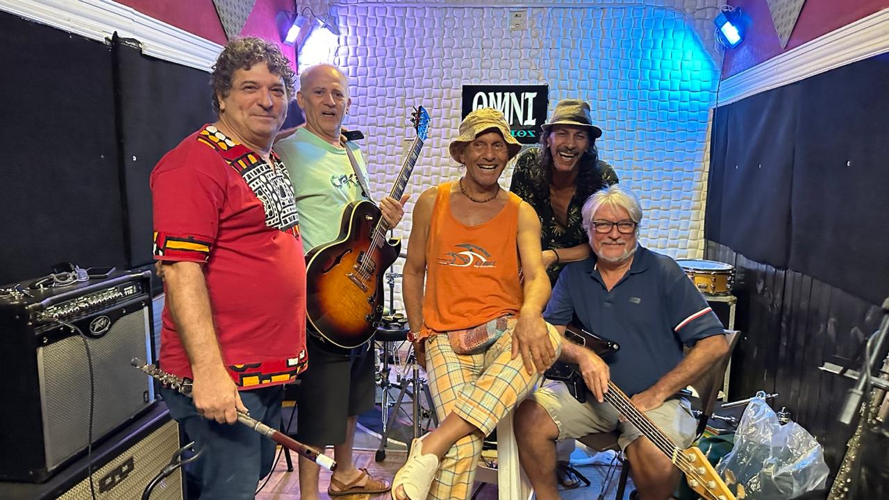 Sessão Sonora no Cineteatro São Luiz traz homenagens em documentário e show musical a Batista Sena e a Banda Chá de Flor