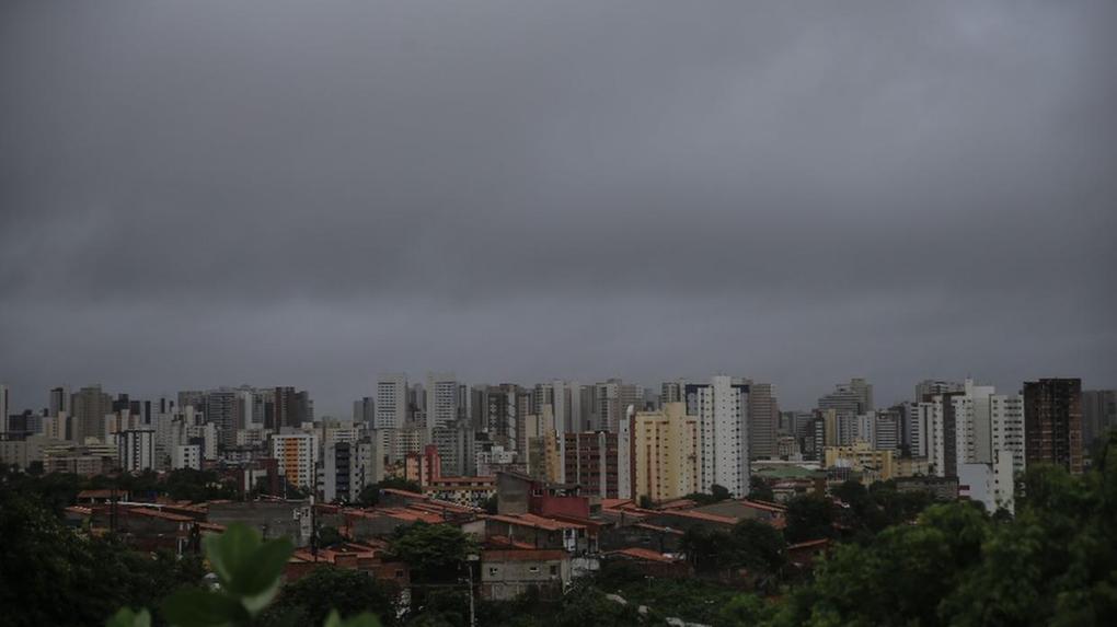 Fez frio? Fortaleza registra 22,6° graus na madrugada de sábado