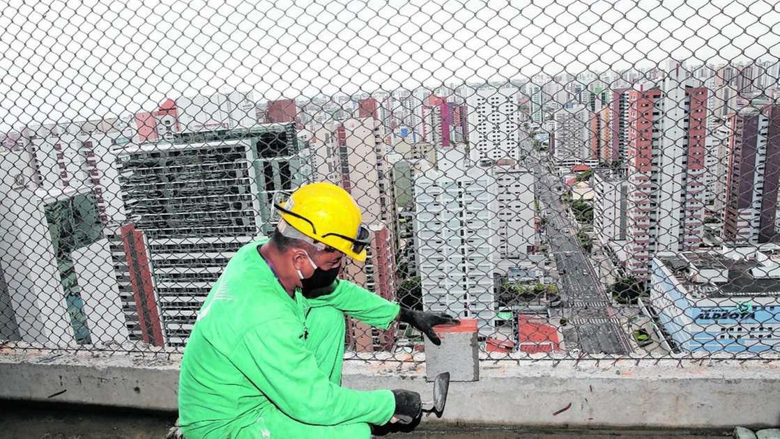 Emprego no Ceará: a construção civil pede socorro - Egídio Serpa