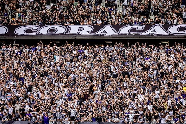 Torcida do Ceará esgota os ingressos há 4 dias do jogo com Flamengo