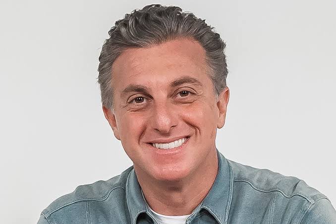“O nariz é o meu charme”, diz Luciano Huck em entrevista