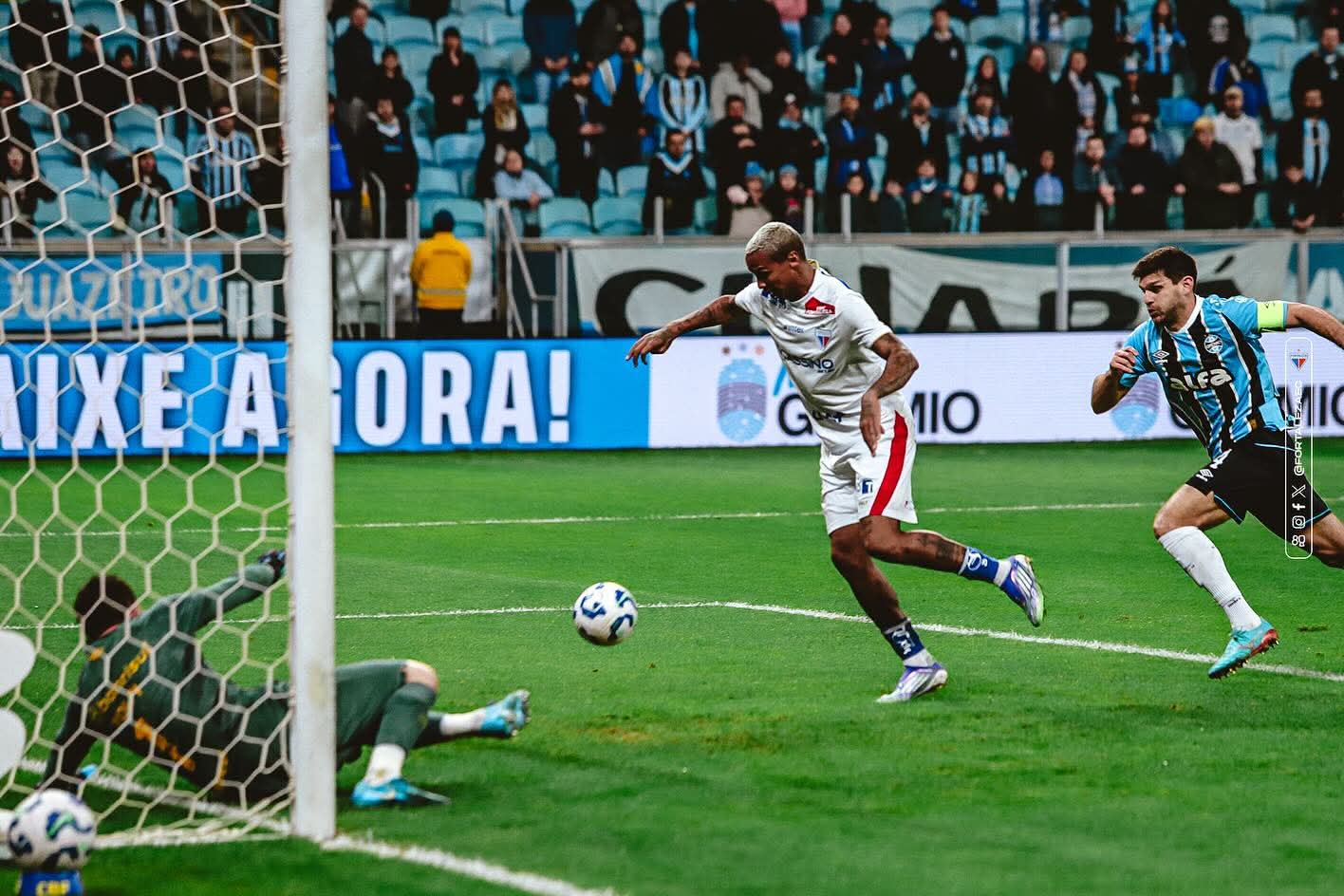 Fortaleza perde para o Grêmio por 2 a 1 e segue na zona de rebaixamento