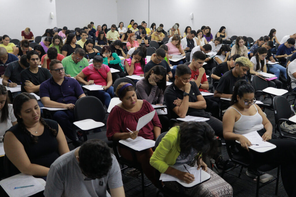 Mutirão oferta 500 vagas para teleoperador com contratação imediata