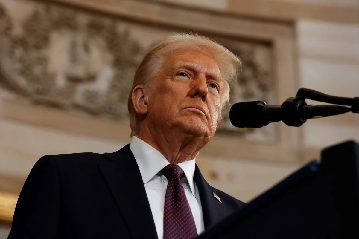 Trump ameaça países que se alinhem ao Brics com tarifa de 10%