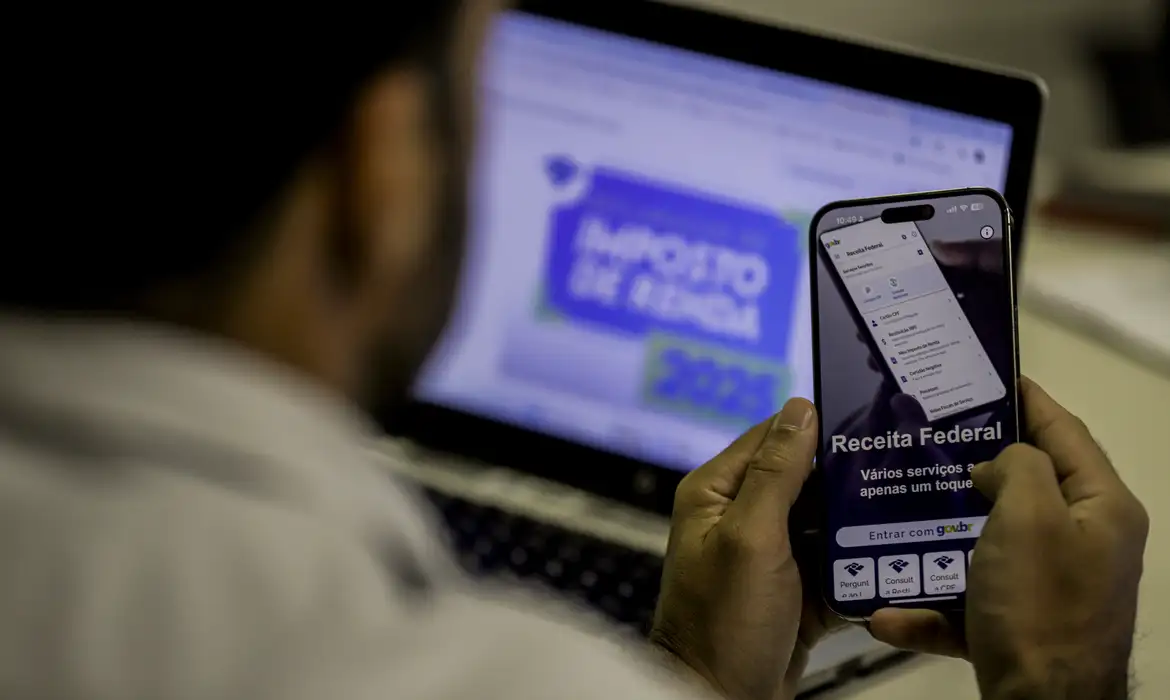Mais de 150 mil cearenses recebem restituição do IR nesta quinta