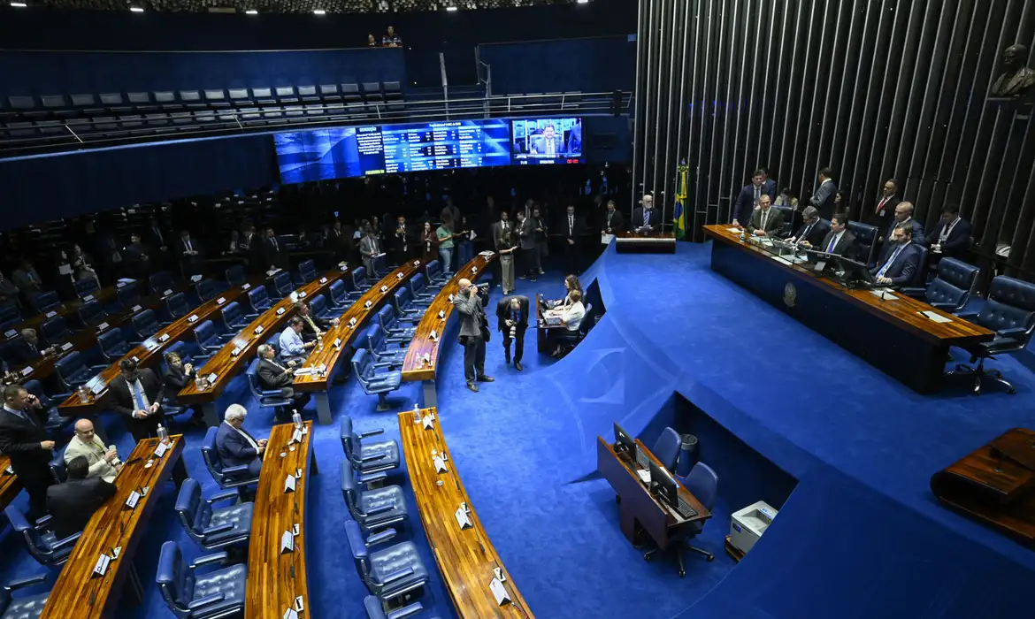 Senado aprova isenção de Imposto de Renda para quem ganha até R$ 3.036
