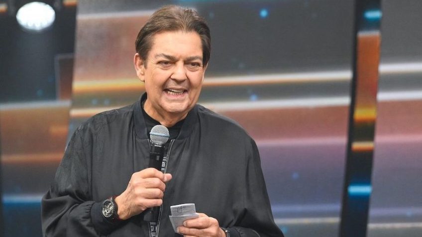 Faustão é internado com infecção e filho cancela festa