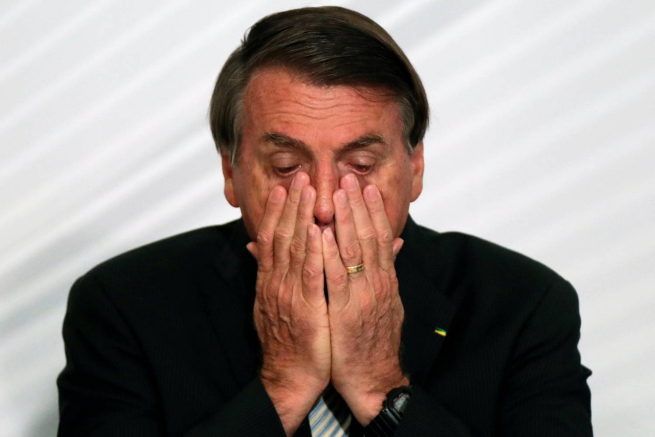 Alexandre de Moares decreta a prisão de Bolsonaro