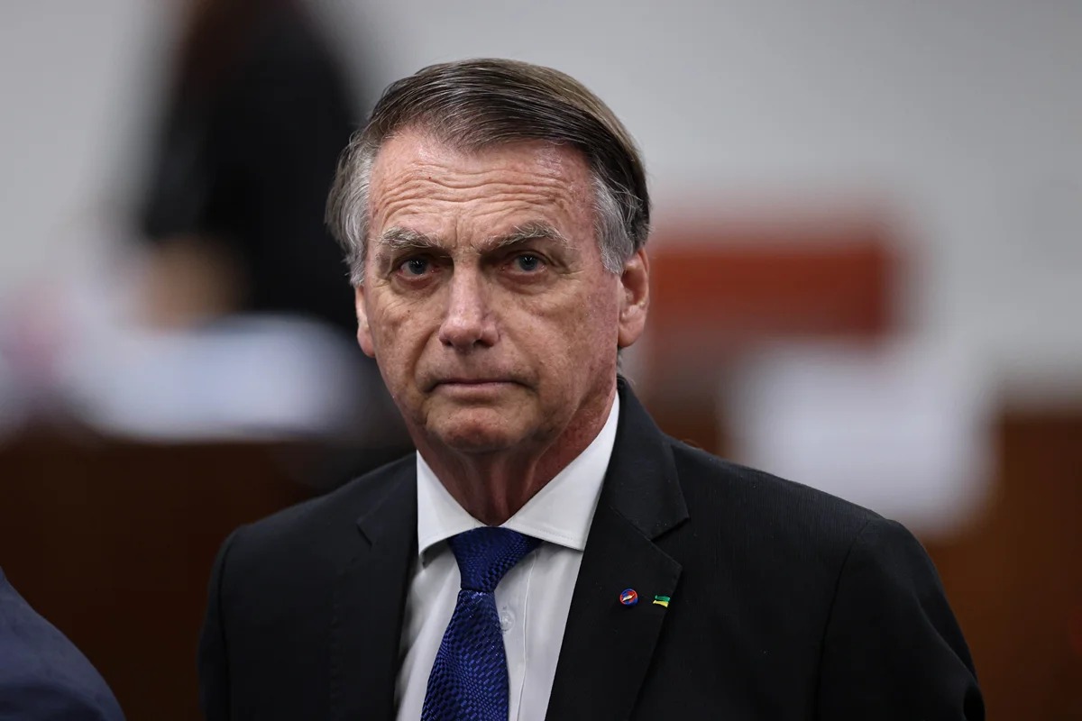 Prisão domiciliar de Bolsonaro divide as redes sociais, diz Quaest