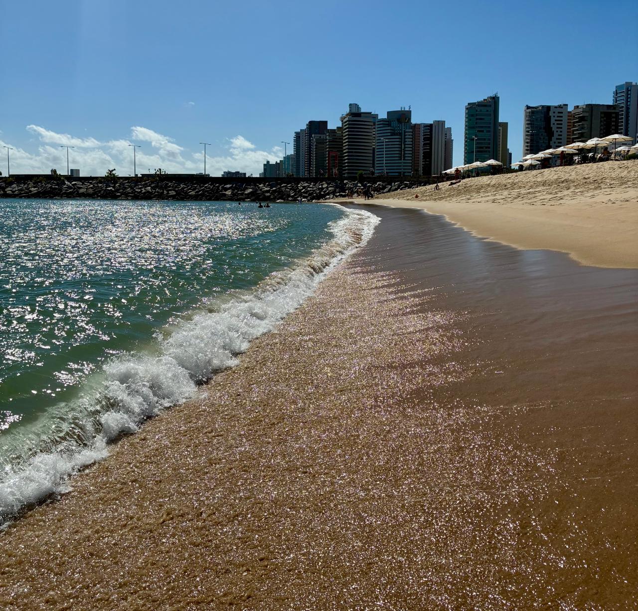 Fortaleza tem 21 trechos de praia  próprios para banho no fim de semana