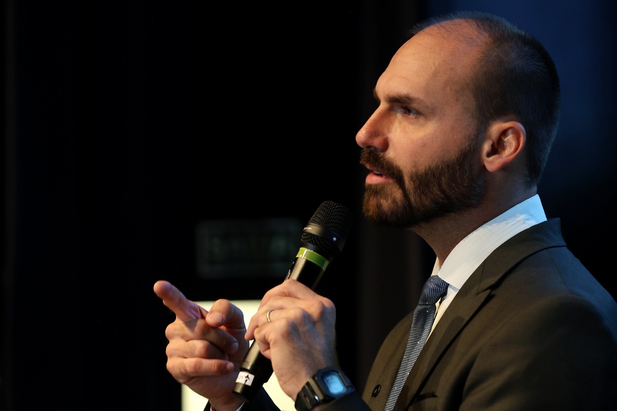 Análise: Eduardo Bolsonaro vendeu um terreno na lua para Trump | Política