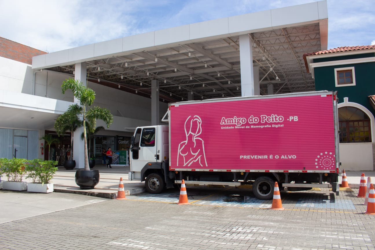Caminhão Amigo do Peito oferece mamografias gratuitas em Sobral