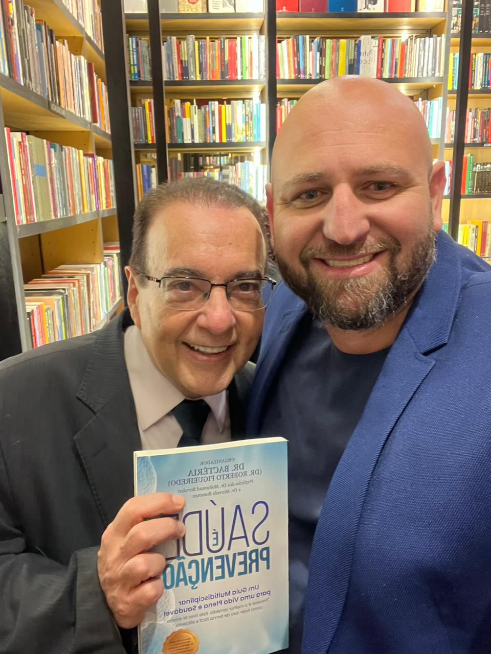 Ricardo Cattani prestigia lançamento do livro “Saúde é Prevenção” ao lado de grandes nomes da medicina no Shopping Iguatemi Alphaville