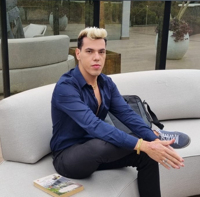 Marcos Henrique: o jovem visionário por trás da marca My Heels, sucesso entre celebridades Marcos Henrique: o jovem visionário por trás da marca My Heels, sucesso entre celebridades
