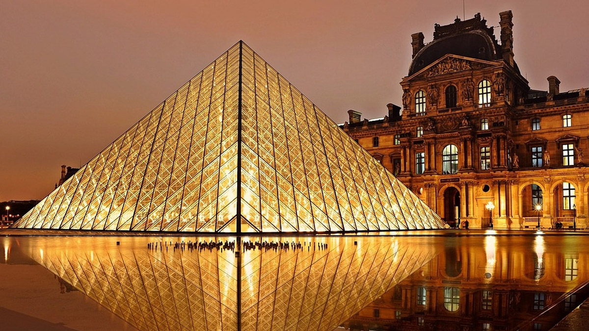 Roubo no Louvre expõe falhas de segurança do museu