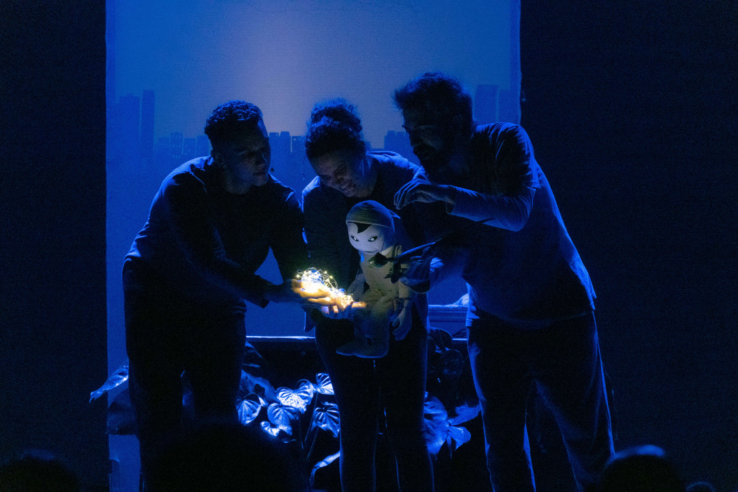 Teatro Carlos Câmara divulga programação de reabertura com teatro, dança, circo, performance, música e exposições