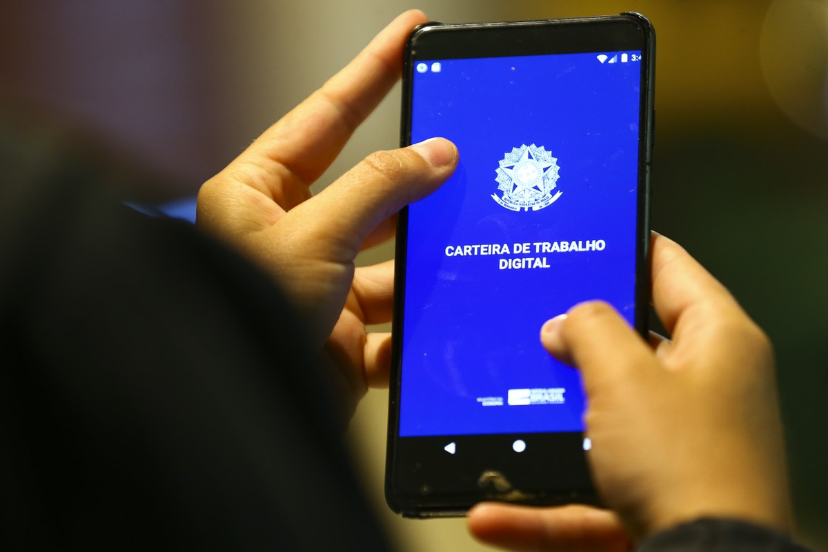 Mais da metade dos brasileiros que abriram negócio próprio desejam voltar a ser CLT | Brasil