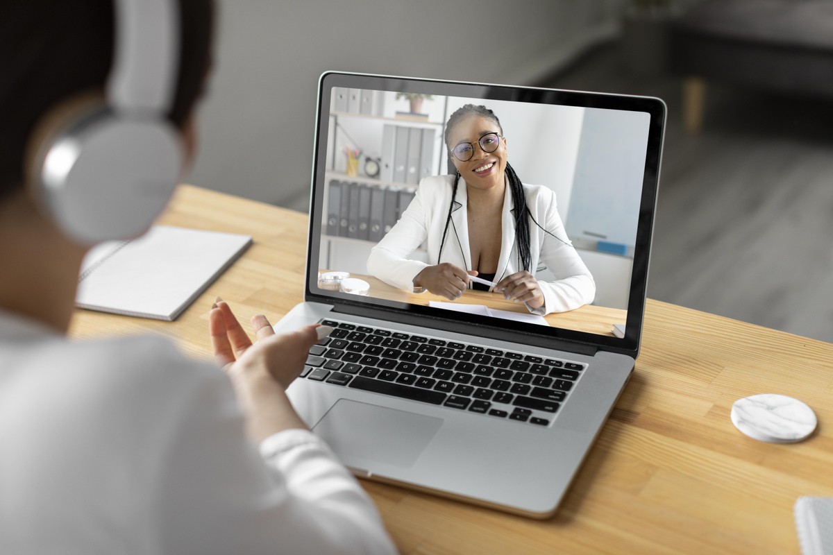 Especialistas pedem nova norma para ASO via telemedicina | Dino