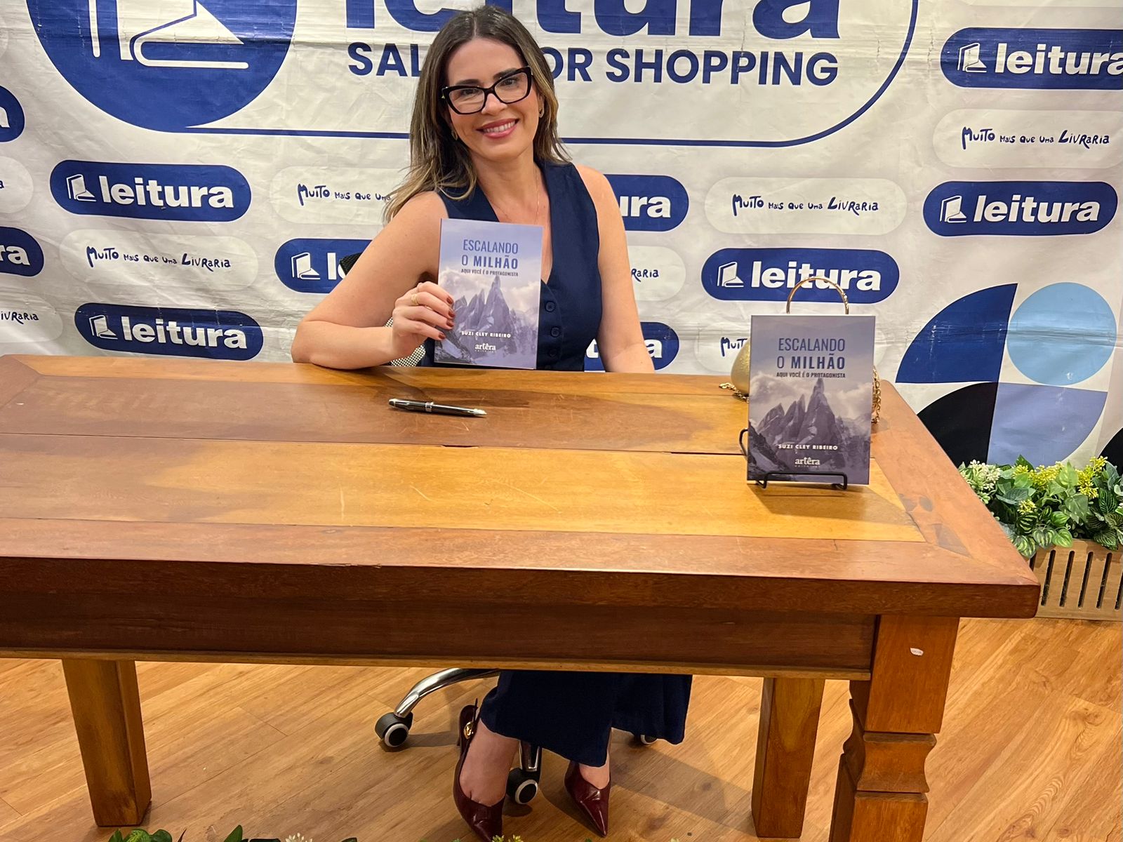 Suzi Cley Ribeiro de Oliveira: Uma Trajetória de Resiliência, Liderança e Transformação