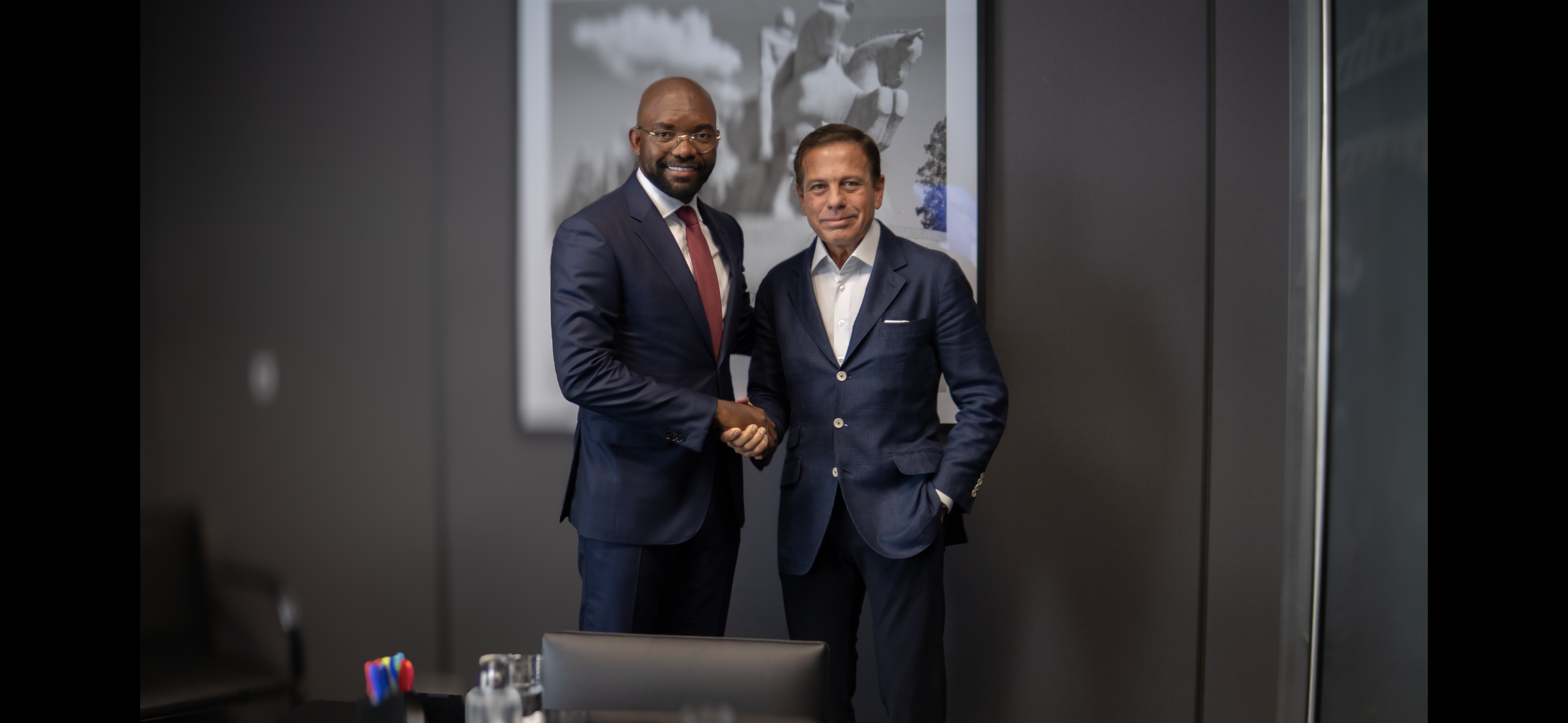 Do Brasil ao mundo: empreendedor angolano estrutura ecossistema global com foco em liderança e gestão