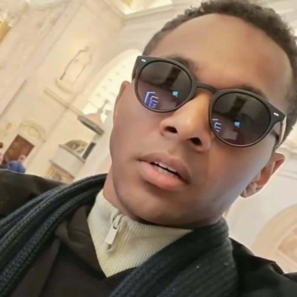 Ruares Mattos: o brasileiro que projeta arte, comunicação e espiritualidade no cenário cultural europeu