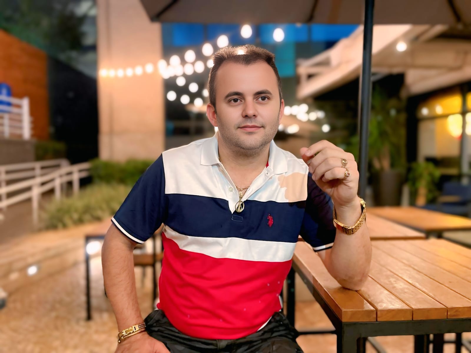 Paulo Fernandes: o Waiter das Celebridades que Une Luxo, Glamour e Grandes Aparições