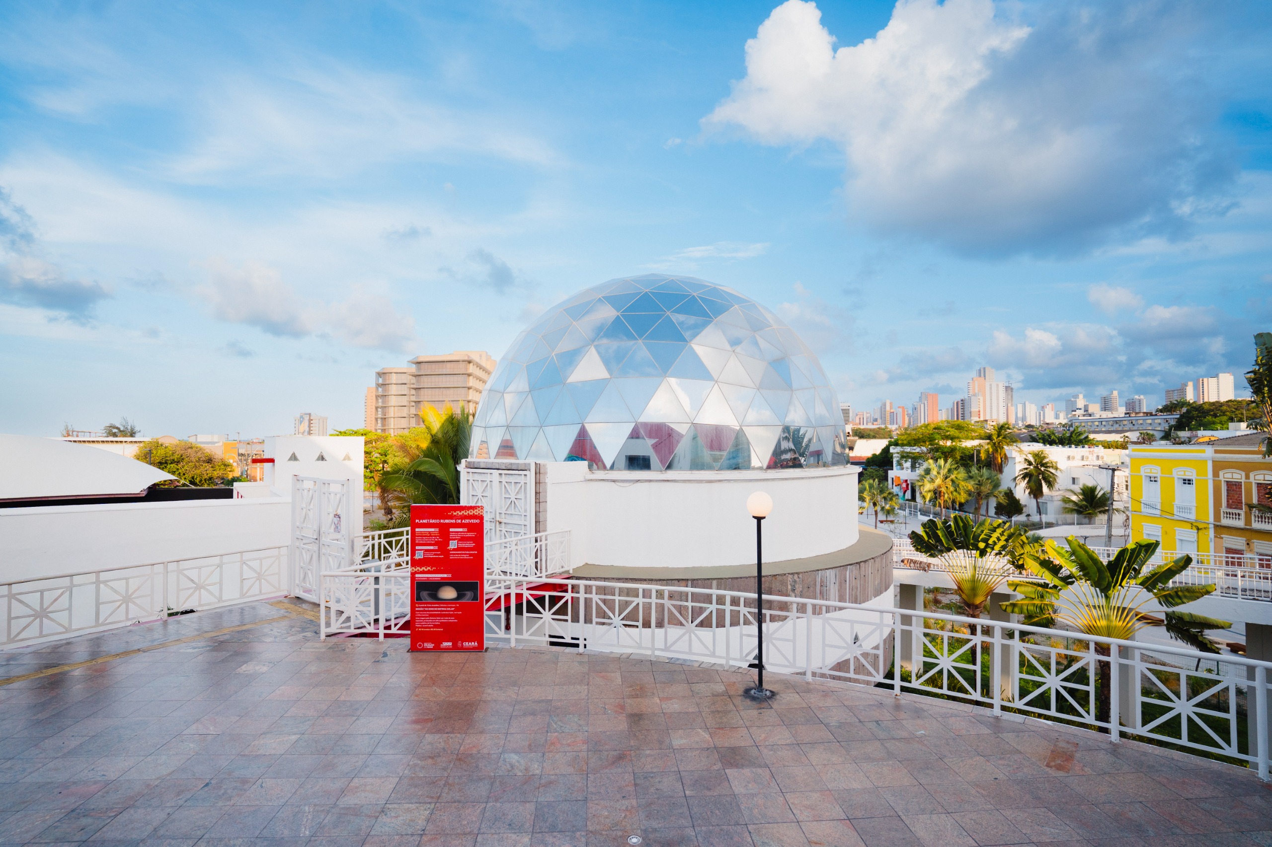 Curso Popular de Astronomia e Noite nas Estrelas movimentam programação gratuita de fevereiro no Planetário Rubens de Azevedo