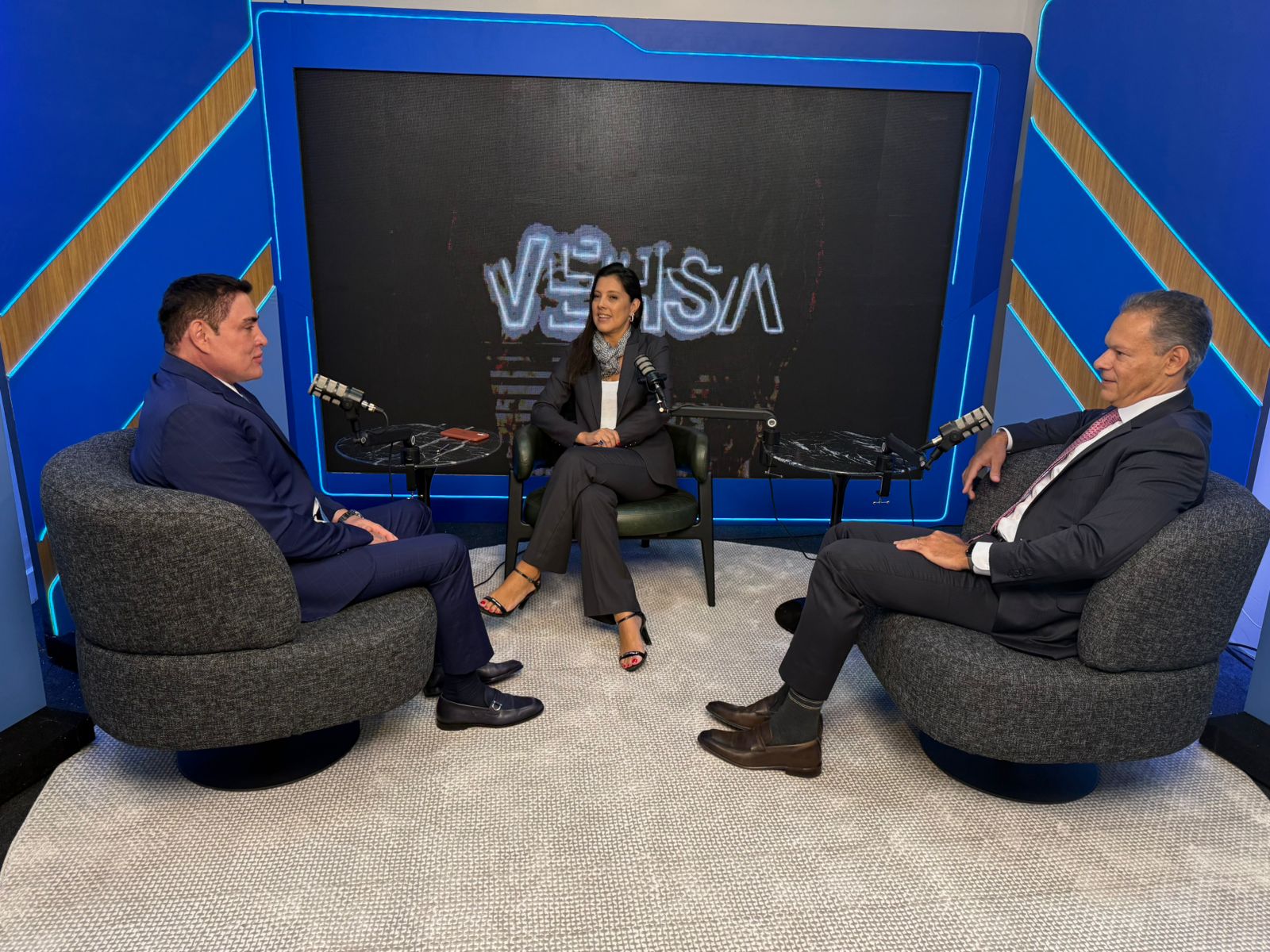 Versa Podcast inaugura nova fase e passa a ser gravado nos estúdios da Vivax TV