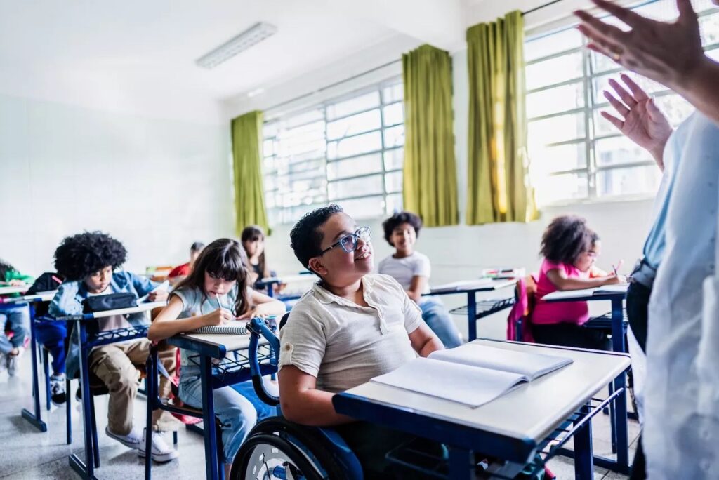 Garantir que todos os estudantes tenham acesso real ao aprendizado continua sendo um dos grandes desafios da educação brasileira