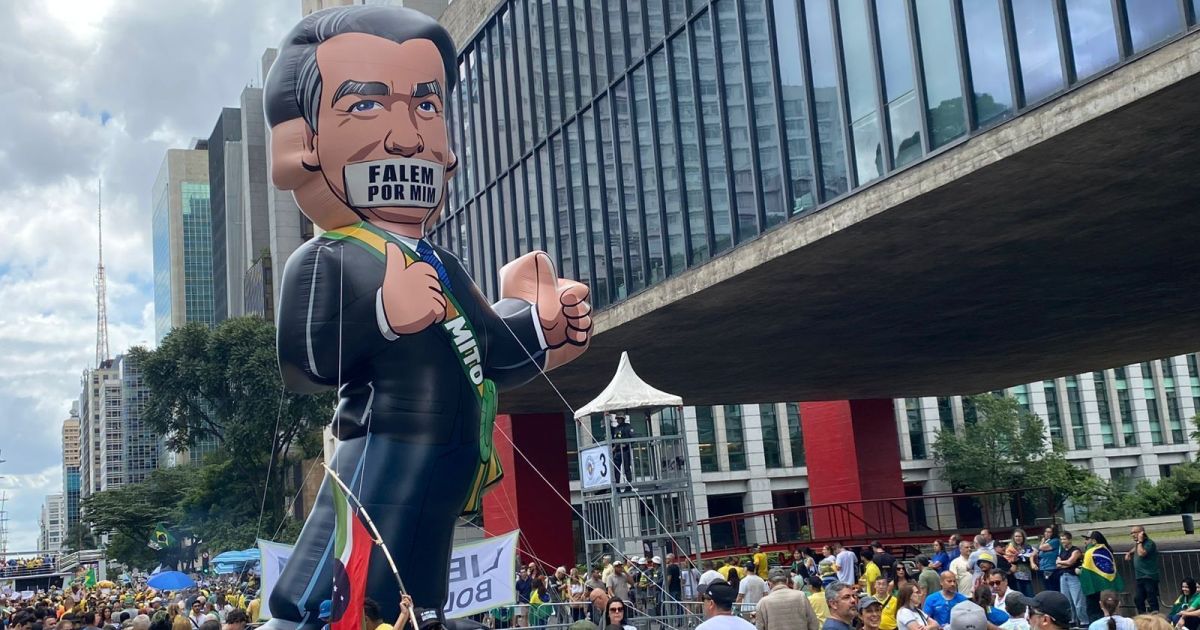 Atos da direita pedem derrubada do veto à dosimetria e miram STF e Lula