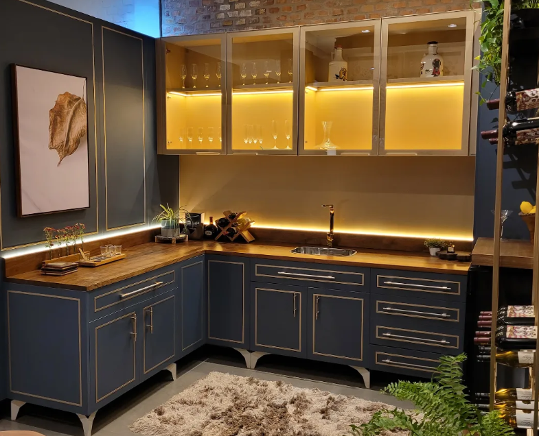 Monteller Mobiliário eleva o padrão do design em madeira natural e se posiciona entre as marcas mais completas do Brasil