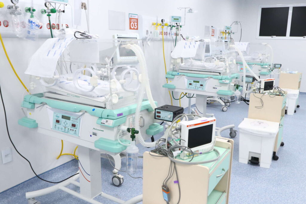 Rede neonatal do Ceará é fortalecida com entrega de 10 leitos de UTI