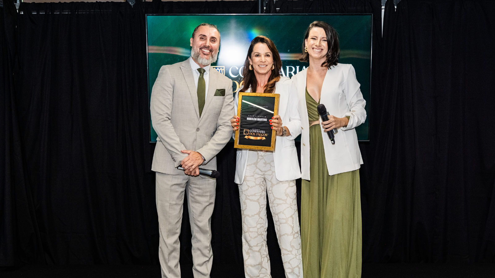 Mentora de carreira transforma experiência em autoridade após passagem pela Confraria dos Palcos