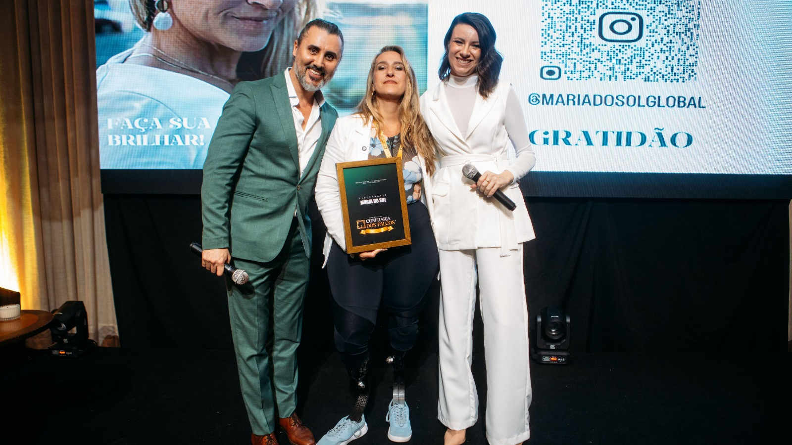 Confraria dos Palcos ganha projeção internacional com atuação de Maria do Sol no Havaí