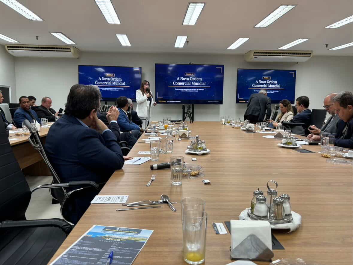 Frente Parlamentar de Energia, Petróleo e Gás (FREPEGEN) promove debate sobre a nova ordem comercial mundial no comércio exterior com palestra de Giselle Farinhas