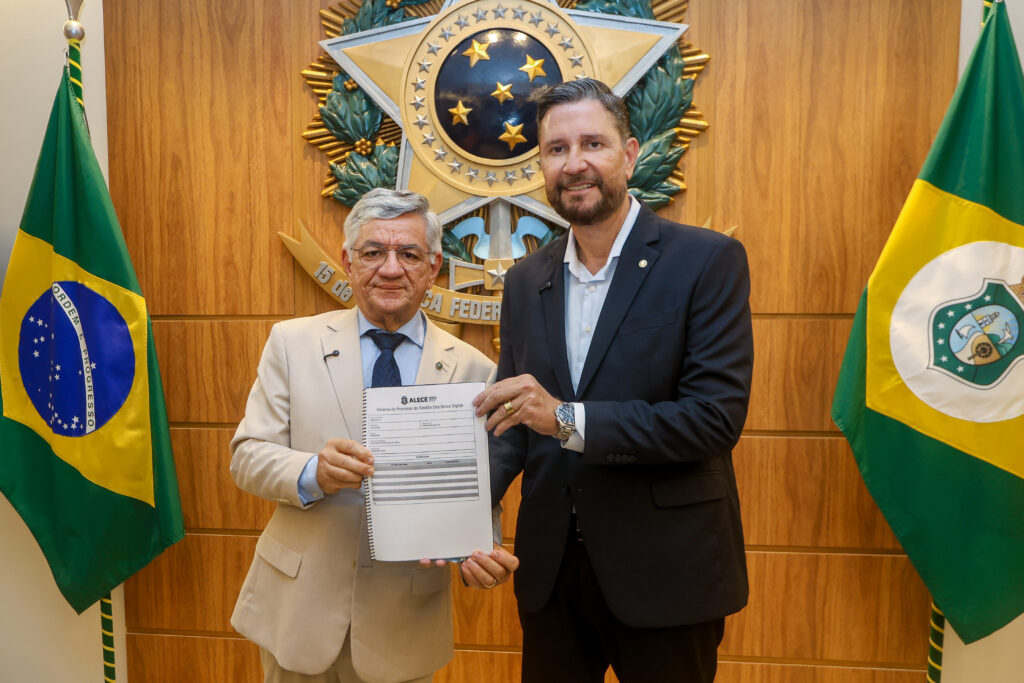 PLDO 2027 é entregue à Alece com previsão de R$ 3,9 bilhões em investimentos