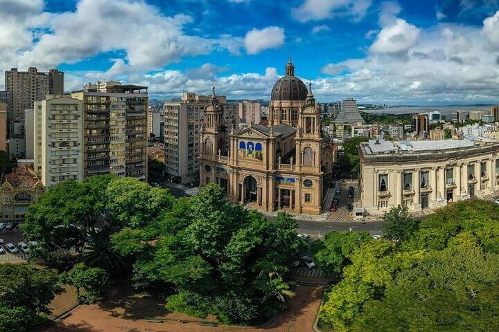 Padre Chagas: a rua que transformou Porto Alegre em passarela cultural, social e estética