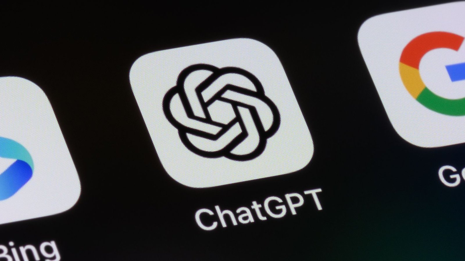 Criminosos usam página real do ChatGPT para distribuir vírus e driblar segurança