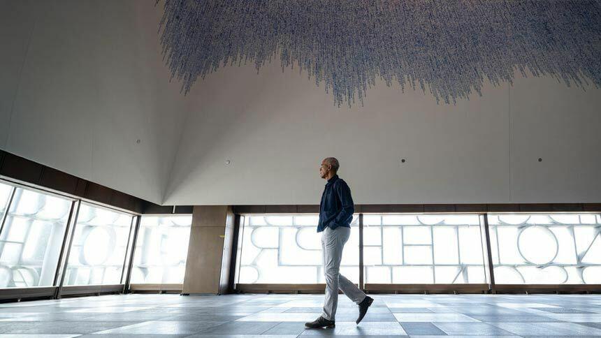 No lugar onde tudo começou, Obama abre um centro que transforma memória em futuro