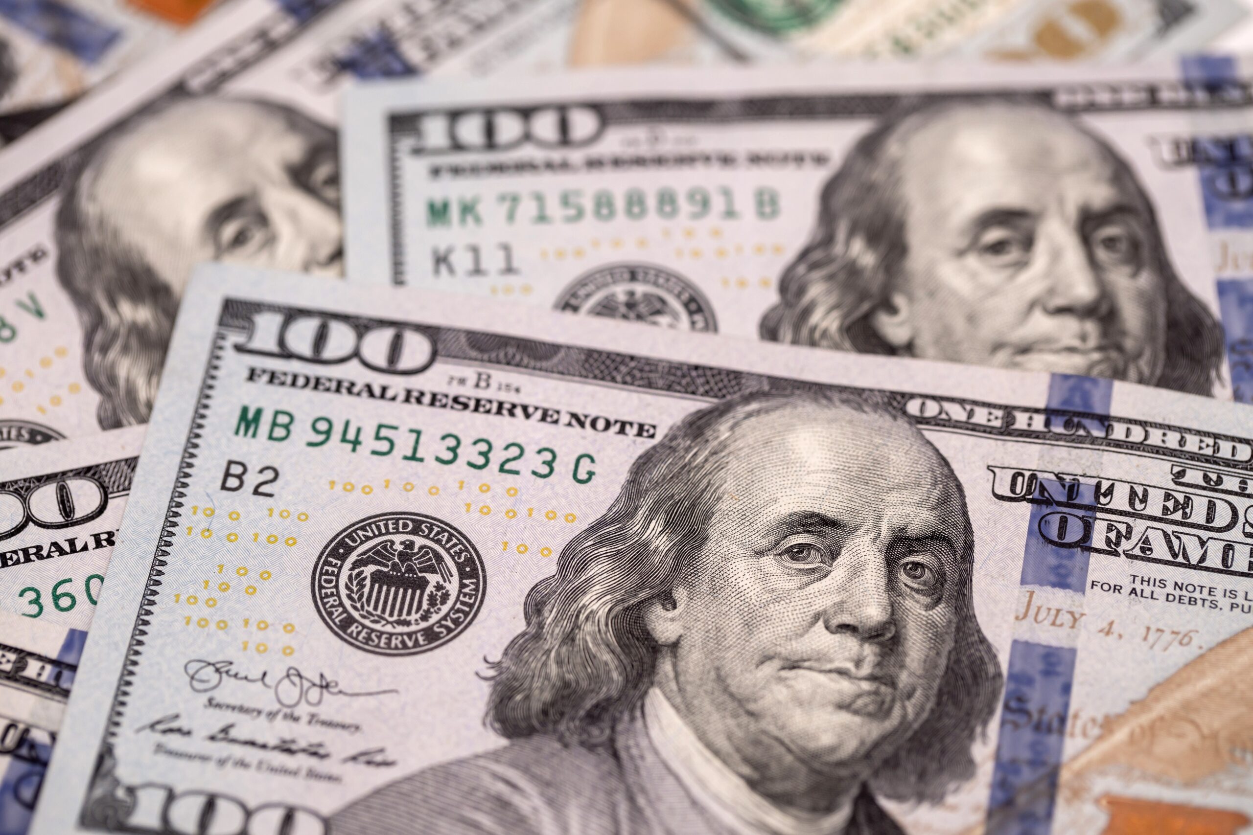 Dólar à vista avança após dados de inflação nos EUA acima do esperado